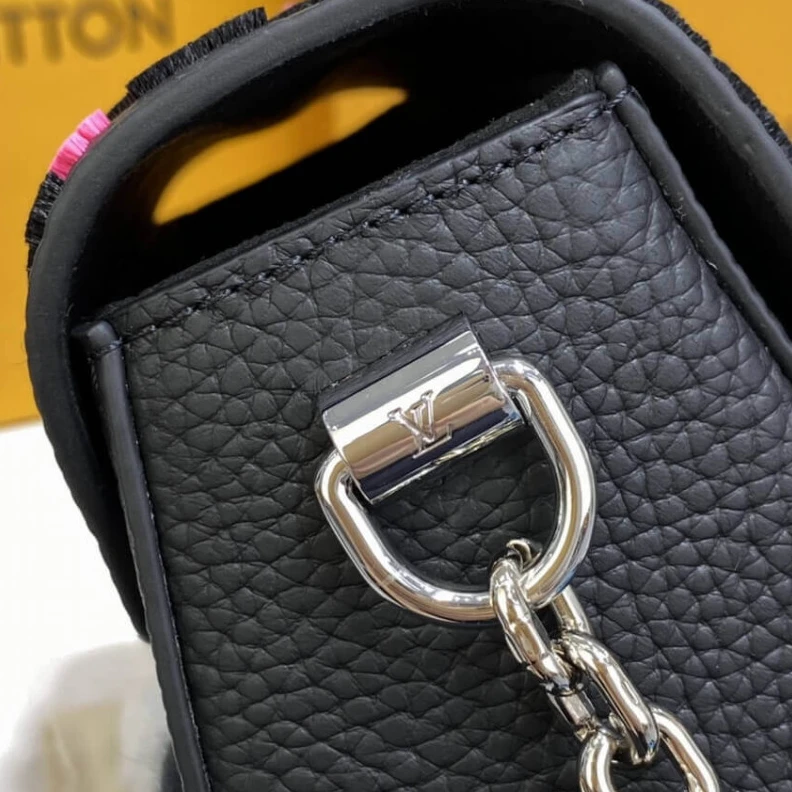 Top lv Large ins Louis Vuitton Twist PM