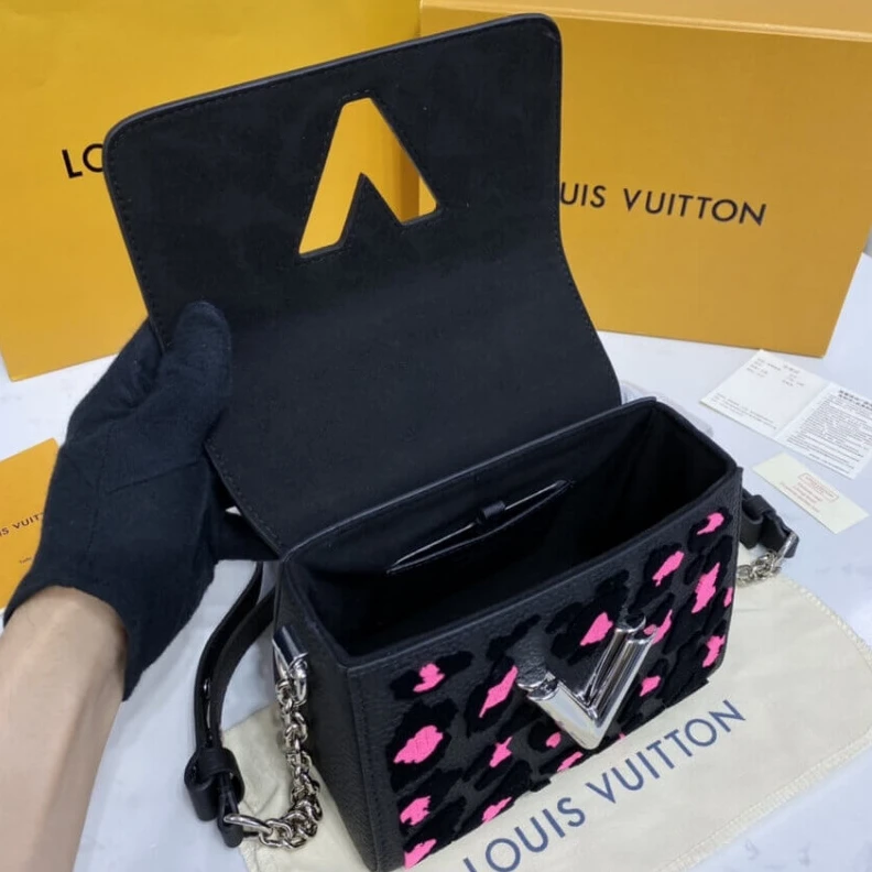 Top lv Large ins Louis Vuitton Twist PM