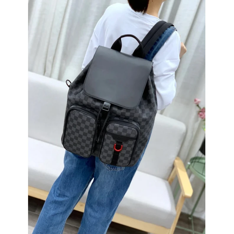 Mythick.ru A versatil Louis Vuitton Utility Backpack