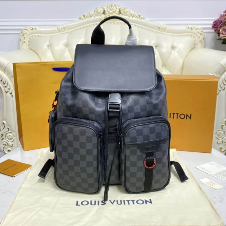 Mythick.ru A versatil Louis Vuitton Utility Backpack