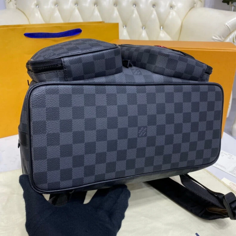 Mythick.ru A versatil Louis Vuitton Utility Backpack