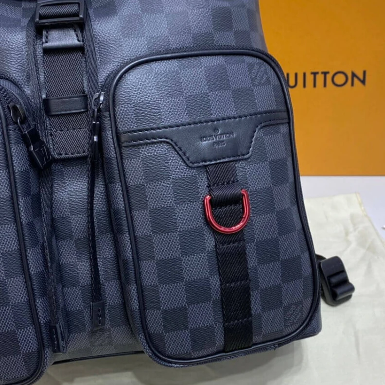 Mythick.ru A versatil Louis Vuitton Utility Backpack