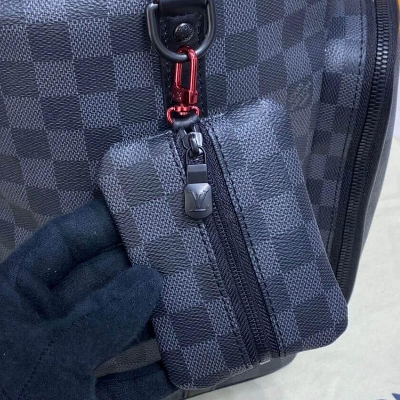Mythick.ru A versatil Louis Vuitton Utility Backpack