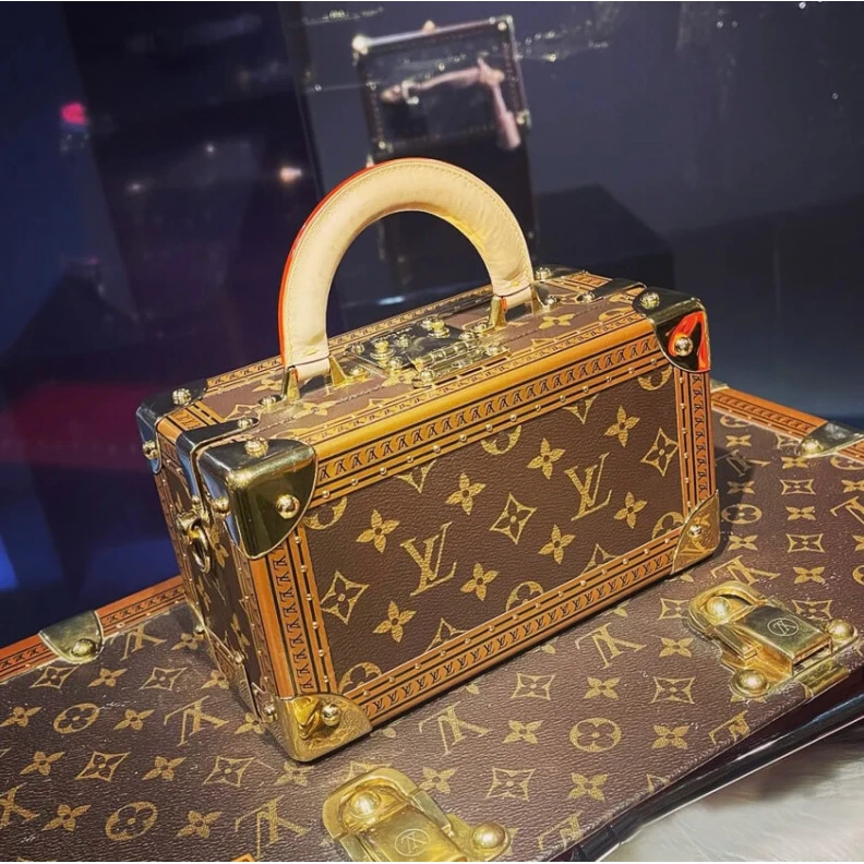 Mythick Metallic Louis Vuitton Valisette Tresor