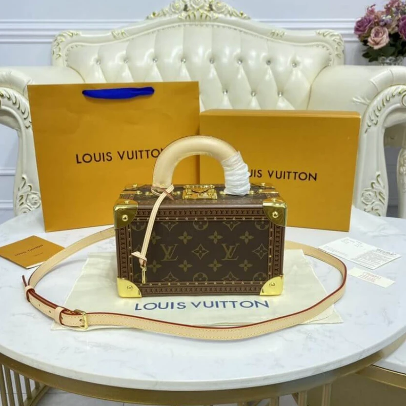Mythick Metallic Louis Vuitton Valisette Tresor