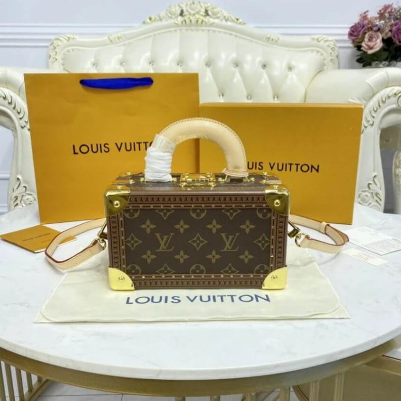 Mythick Metallic Louis Vuitton Valisette Tresor