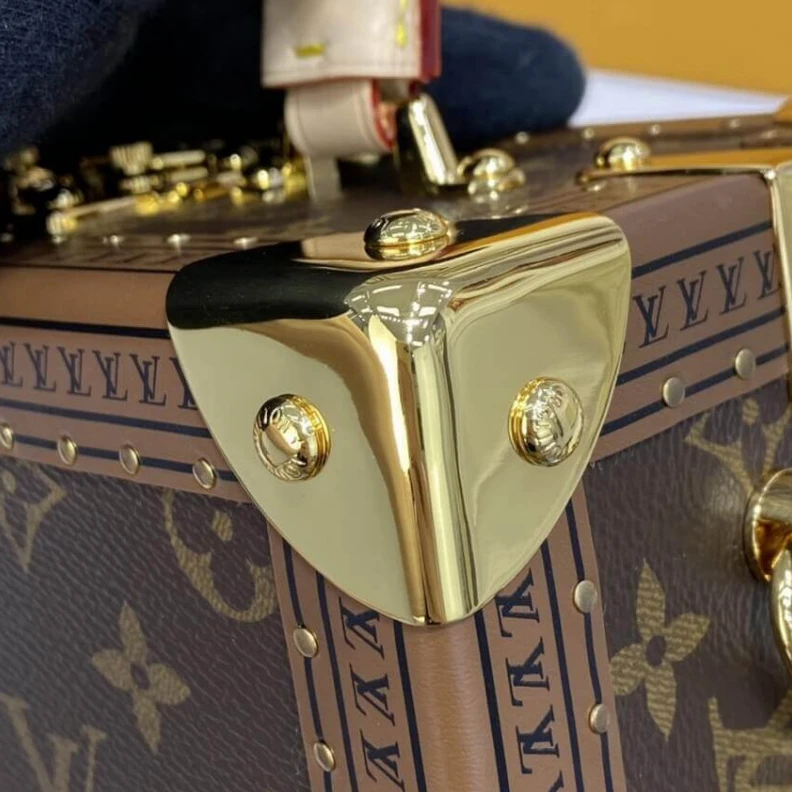 Mythick Metallic Louis Vuitton Valisette Tresor