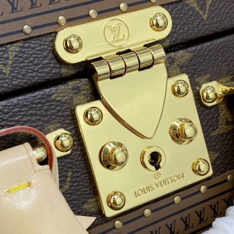 Mythick Metallic Louis Vuitton Valisette Tresor