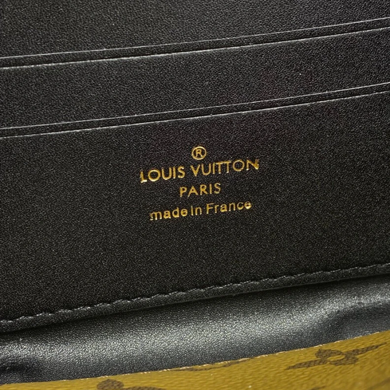 Lv belts replica Front fla Louis Vuitton Vertical Zippy Wallet Metis