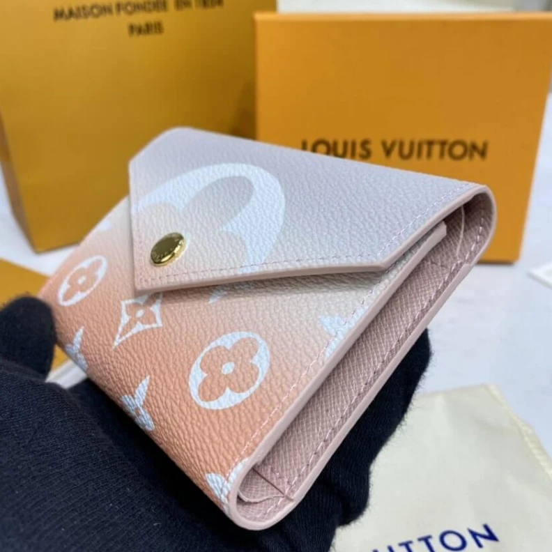 Mythick 6 credit Louis Vuitton Victorine Wallet Mist Gray