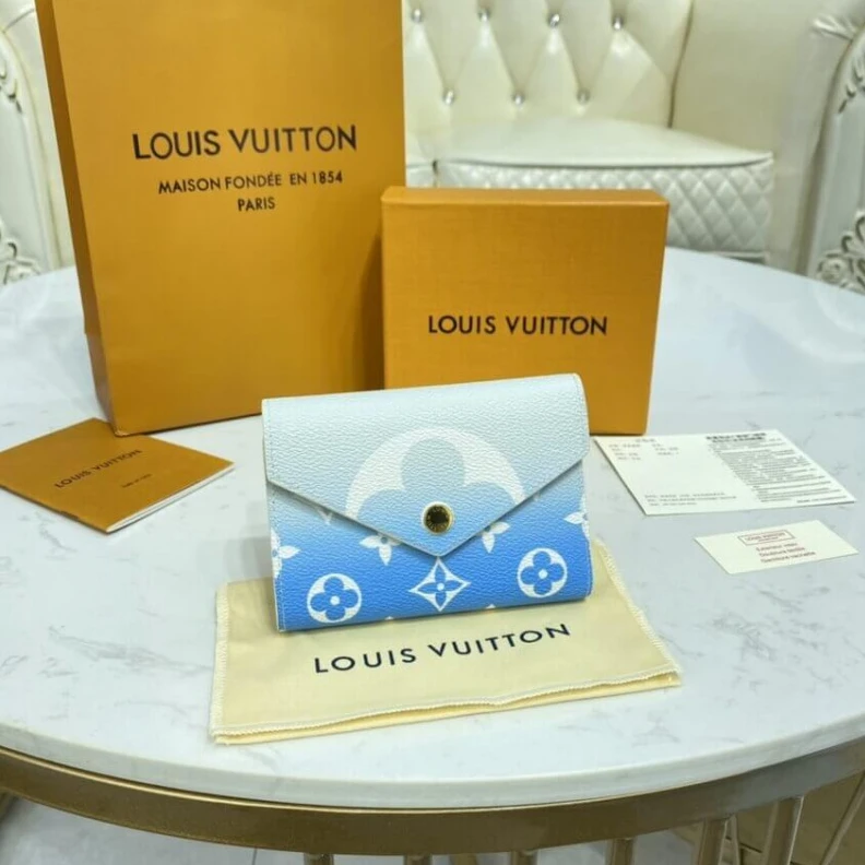 Mythick ru Cowhide l Louis Vuitton Victorine Wallet