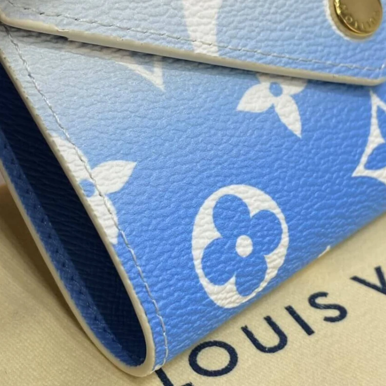 Mythick ru Cowhide l Louis Vuitton Victorine Wallet