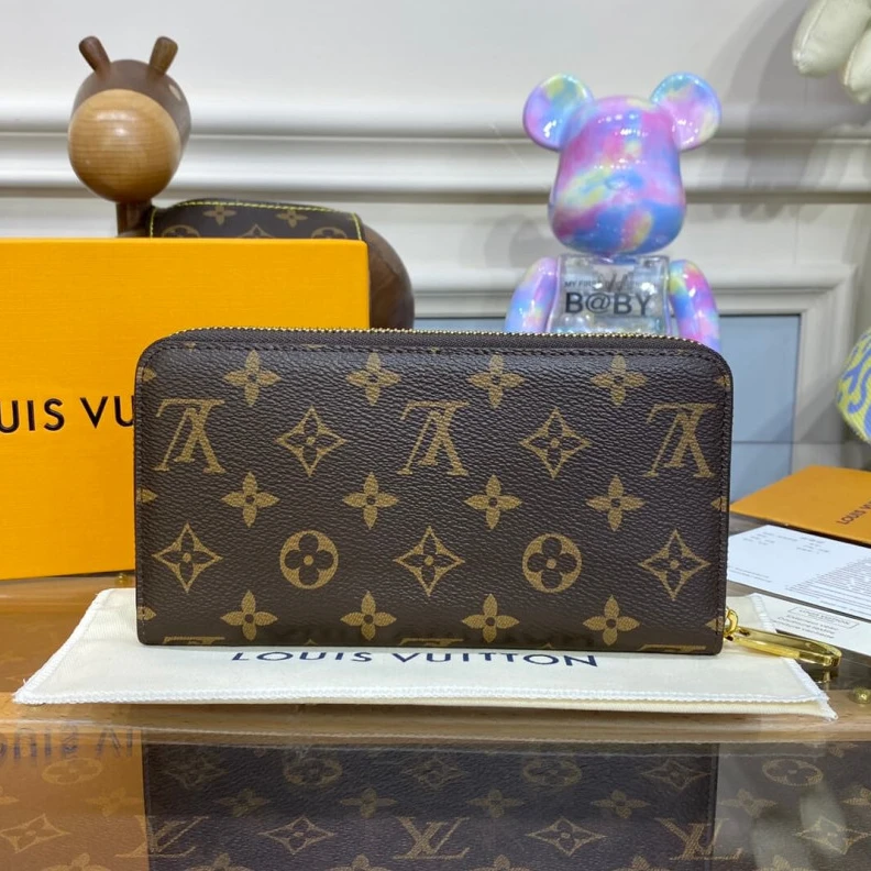 Mythick For the 20 Louis Vuitton Vivienne Holidays Monogram Zippy Wallet Pink