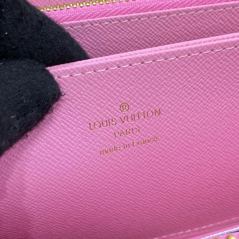 Mythick For the 20 Louis Vuitton Vivienne Holidays Monogram Zippy Wallet Pink