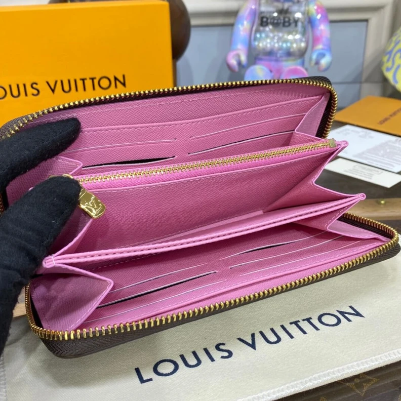 Mythick For the 20 Louis Vuitton Vivienne Holidays Monogram Zippy Wallet Pink
