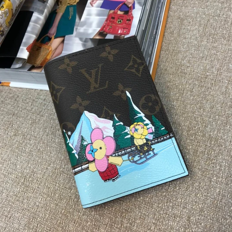 Replica bags Fashioned Louis Vuitton Vivienne Skating Passport Cover Pink