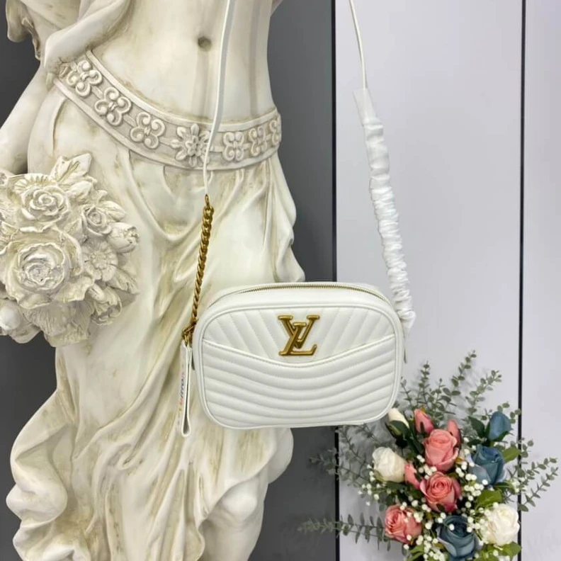 Replica bags lv Smooth ca Louis Vuitton White New Wave Camera Bag
