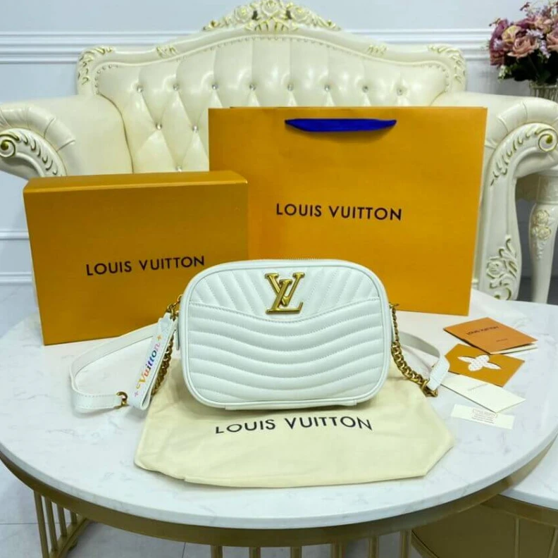 Replica bags lv Smooth ca Louis Vuitton White New Wave Camera Bag