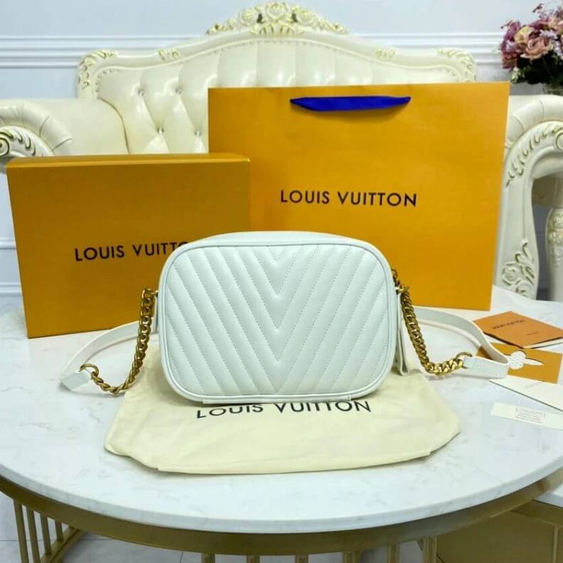 Replica bags lv Smooth ca Louis Vuitton White New Wave Camera Bag