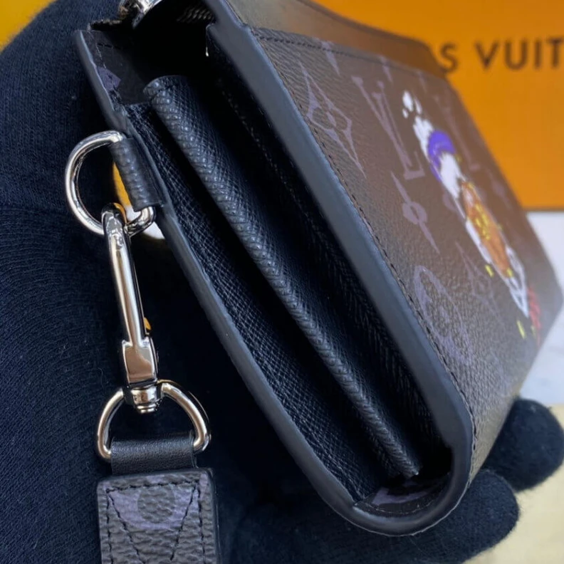 Mythick.ru Cowhidele Louis Vuitton Zippy Dragonne