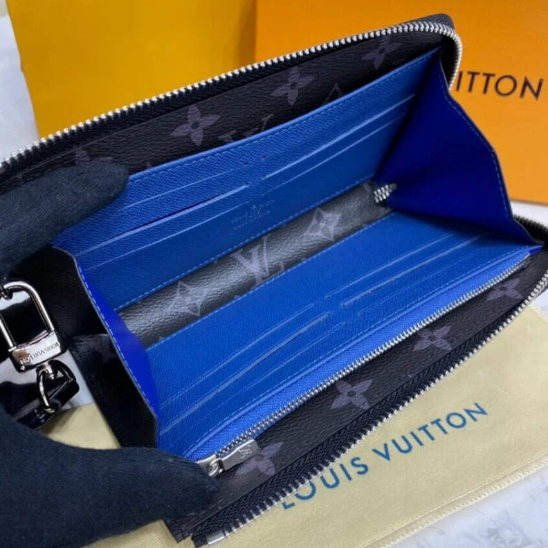 Mythick.ru Cowhidele Louis Vuitton Zippy Dragonne