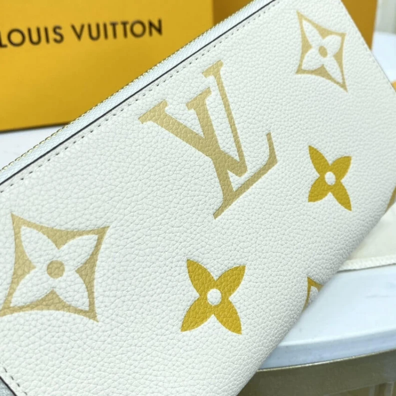 Top lv Monogram Louis Vuitton Zippy Wallet Cream Saffron