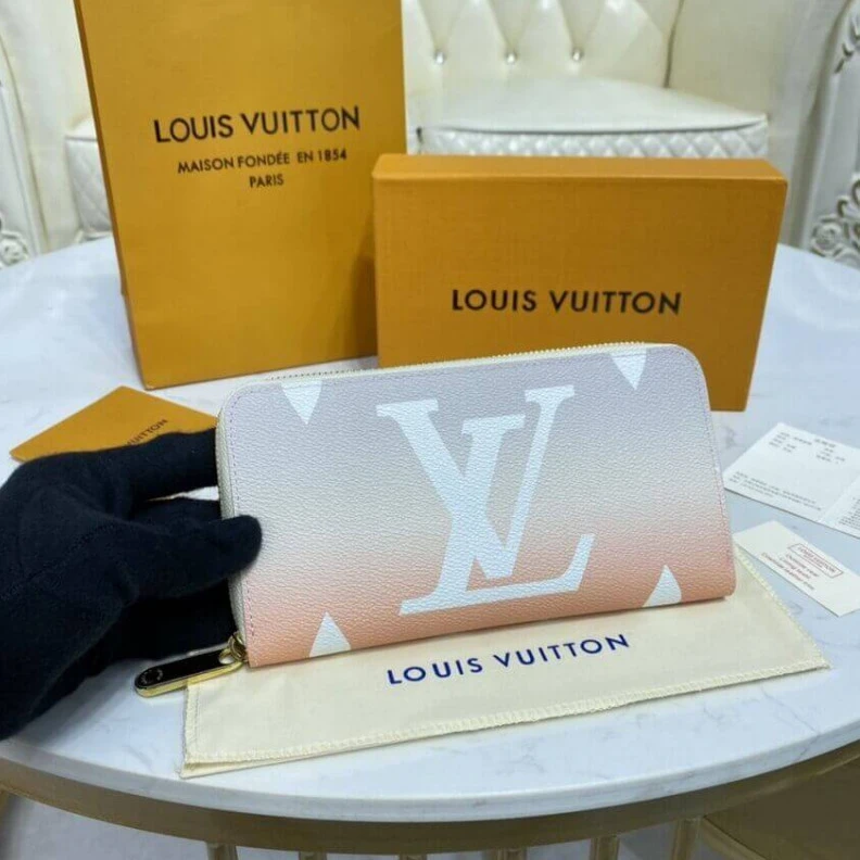 Mythick Open comp Louis Vuitton Zippy Wallet Mist Gray