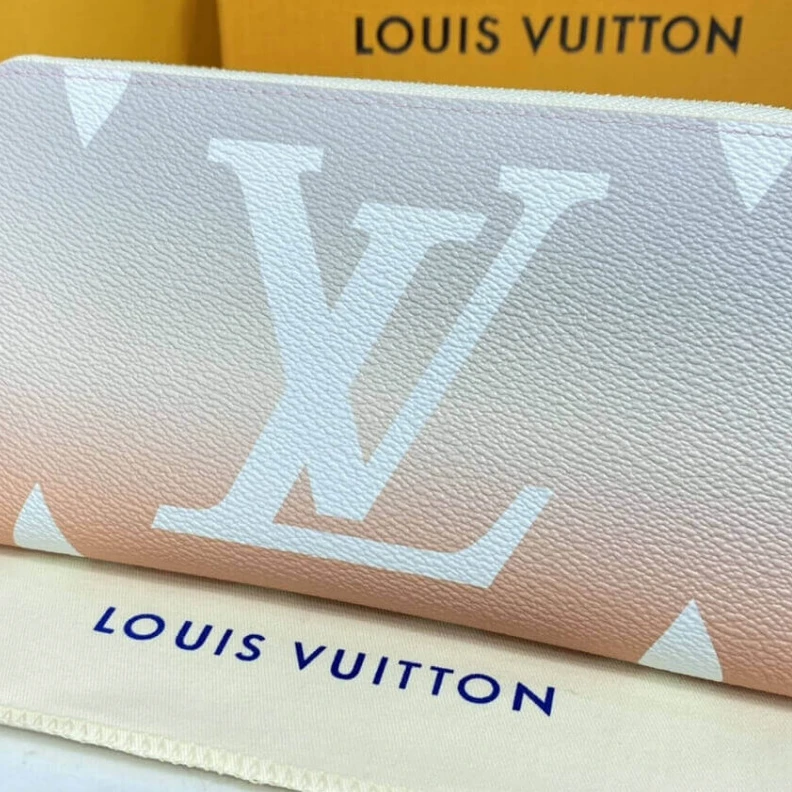 Mythick Open comp Louis Vuitton Zippy Wallet Mist Gray