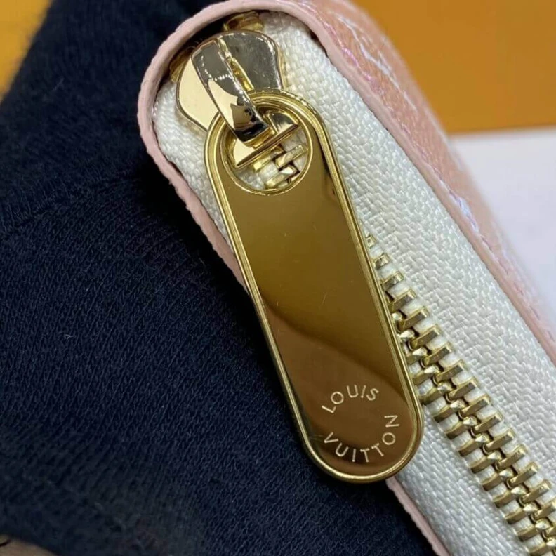 Mythick Open comp Louis Vuitton Zippy Wallet Mist Gray