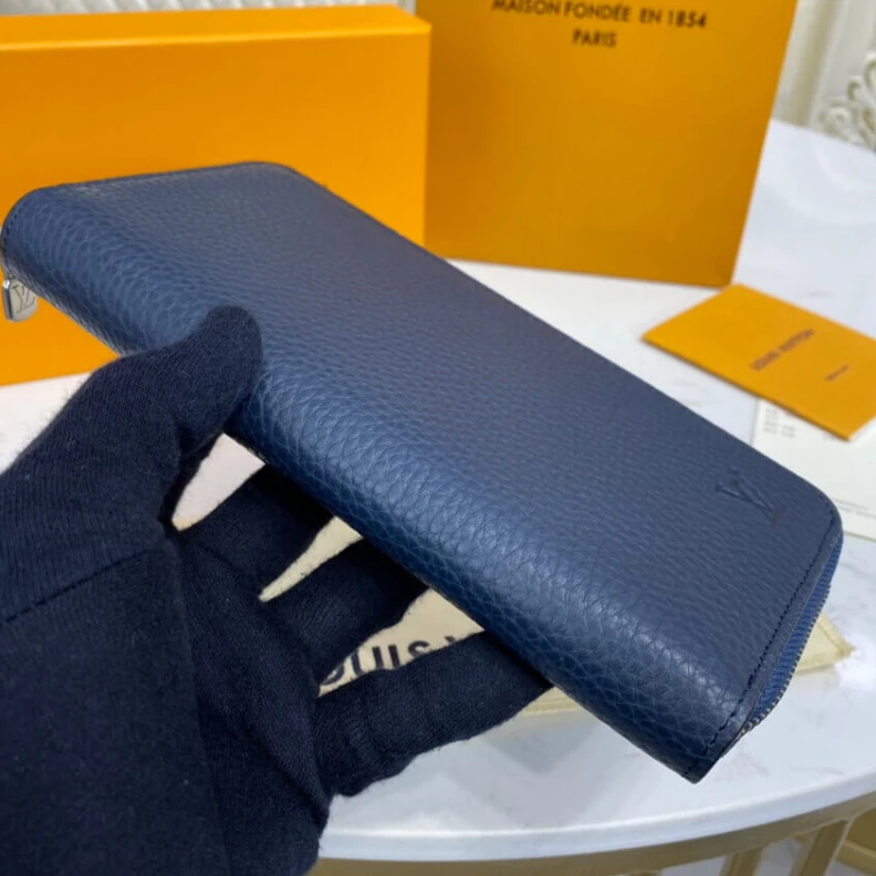 Mythick Cowhide L Louis Vuitton Zippy Wallet Vertical