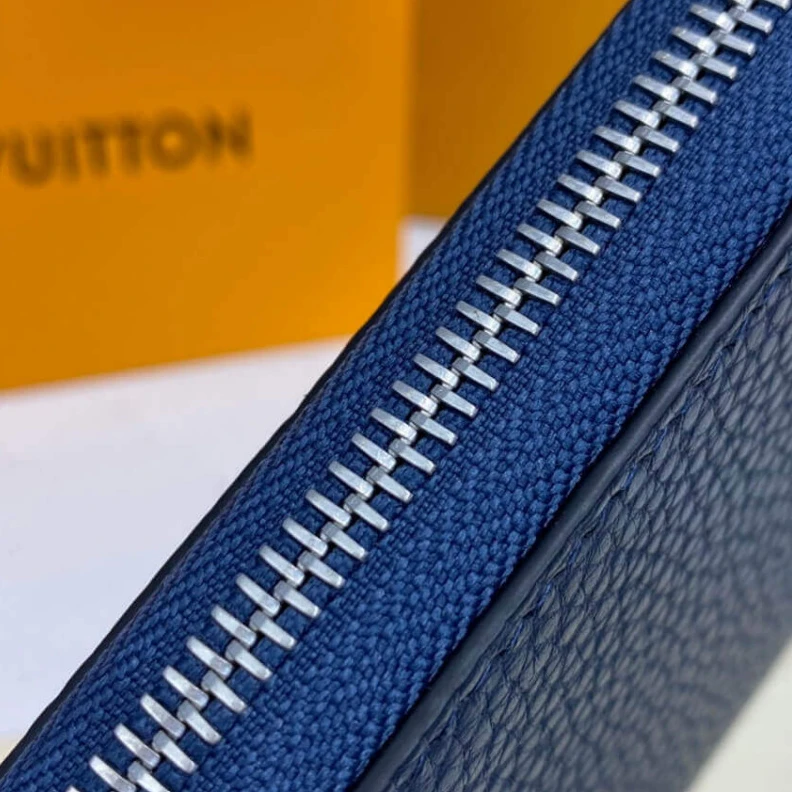 Mythick Cowhide L Louis Vuitton Zippy Wallet Vertical