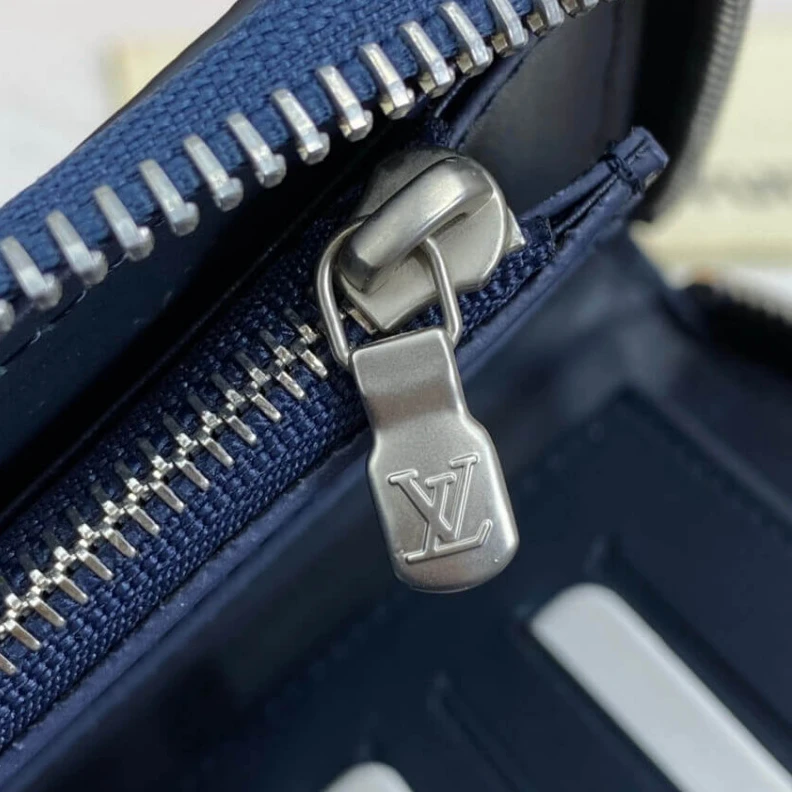 Mythick Cowhide L Louis Vuitton Zippy Wallet Vertical