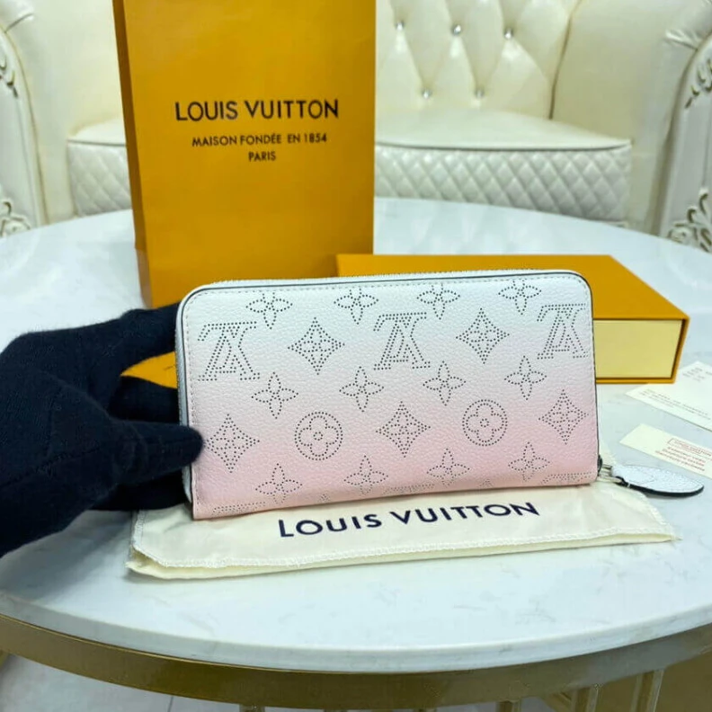Replica bag Mahina pe Louis Vuitton Zippy Wallet in Pink Gradient Mahina Perforated Leather