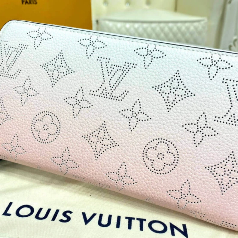 Replica bag Mahina pe Louis Vuitton Zippy Wallet in Pink Gradient Mahina Perforated Leather