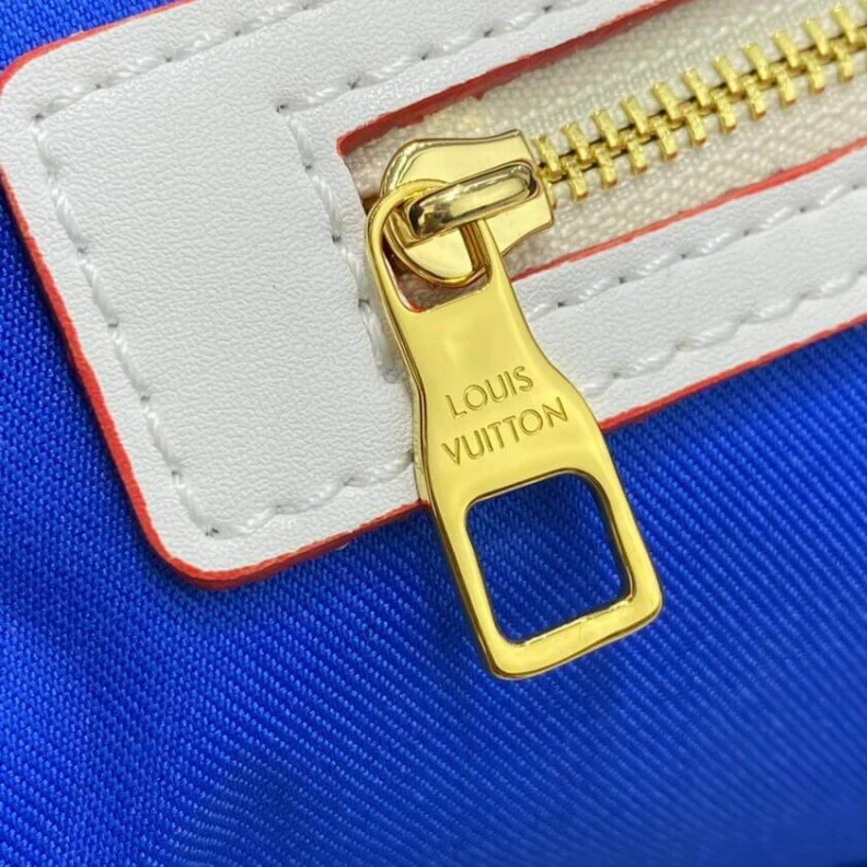 Replica bags Inside zi Louis Vuitton x NBA Monogram Canvas Basketball Keepall 55 Bag Antarctica