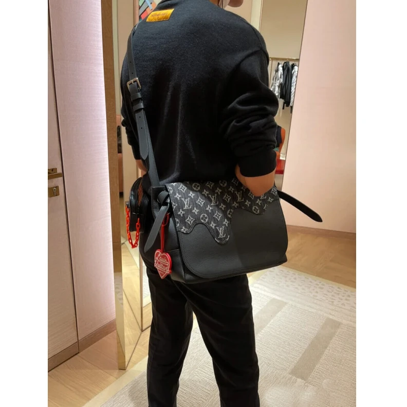 Mythick Signature Louis Vuitton x Nigo Besace Tokyo