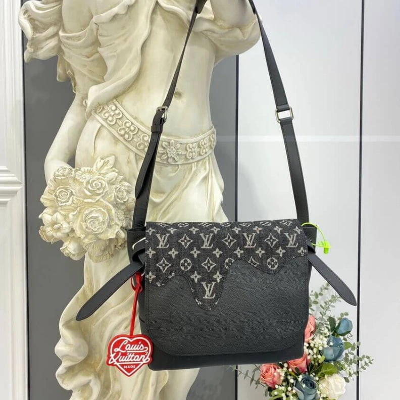 Mythick Signature Louis Vuitton x Nigo Besace Tokyo