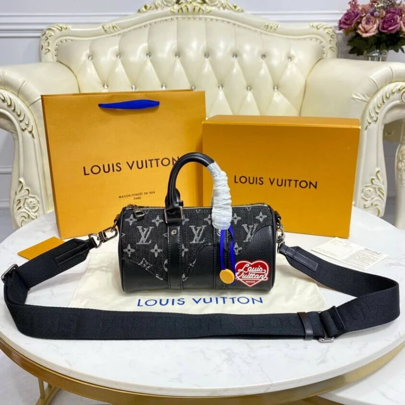 Mythick ru Strap dro Louis Vuitton x Nigo Keepall XS Black