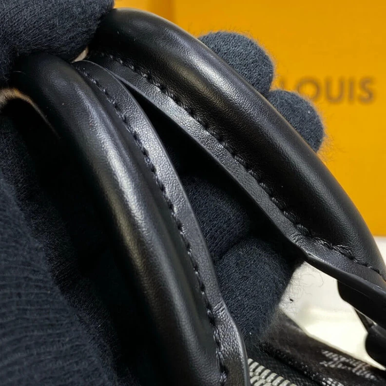Mythick ru Strap dro Louis Vuitton x Nigo Keepall XS Black