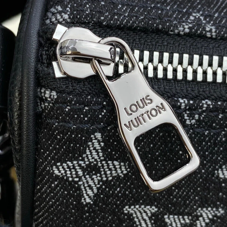 Mythick ru Strap dro Louis Vuitton x Nigo Keepall XS Black