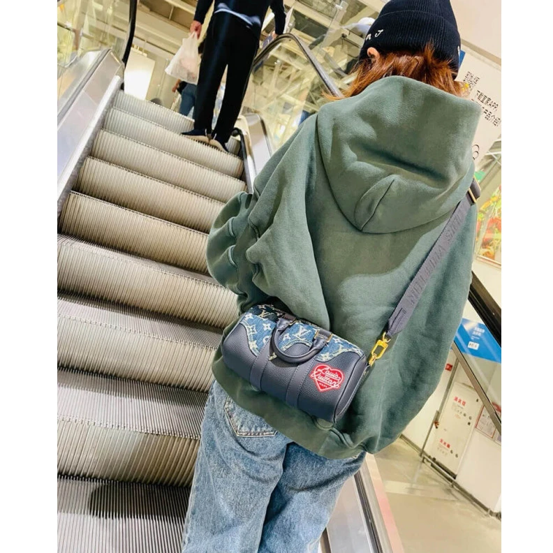 Replica bags lv Zipped cl Louis Vuitton x Nigo Keepall XS Blue