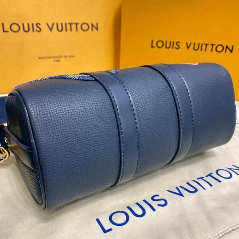 Replica bags lv Zipped cl Louis Vuitton x Nigo Keepall XS Blue