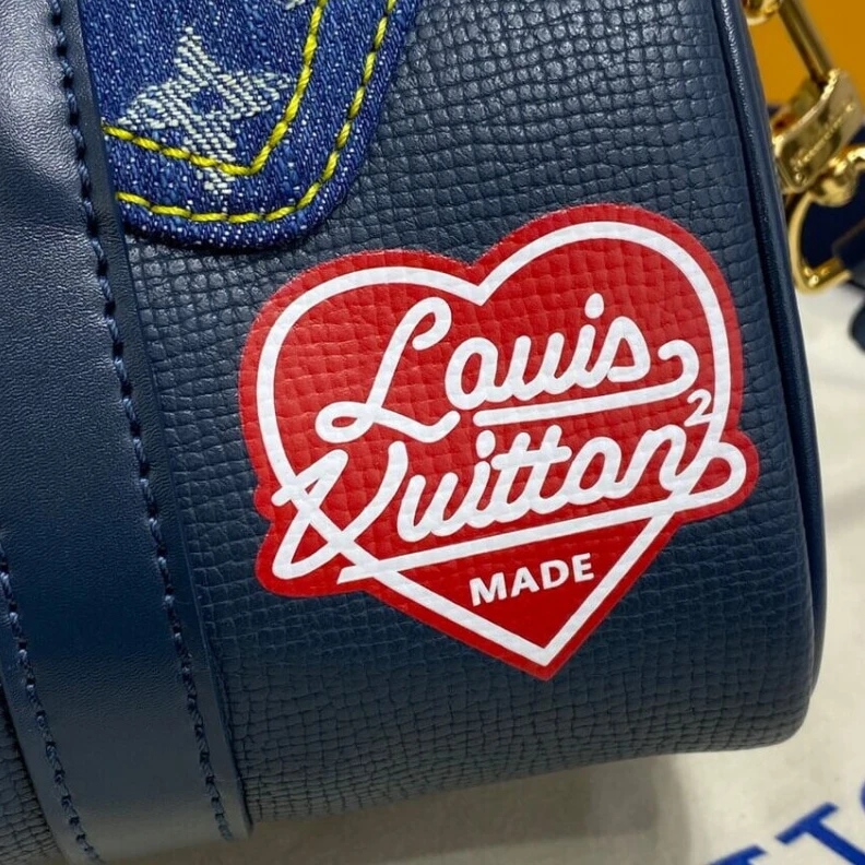 Replica bags lv Zipped cl Louis Vuitton x Nigo Keepall XS Blue