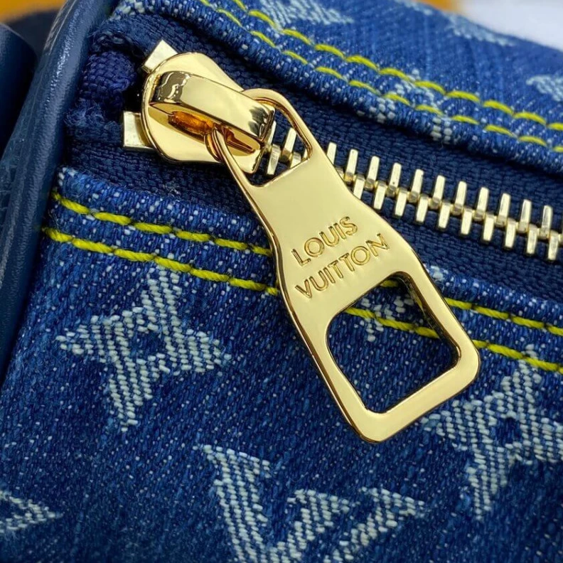 Replica bags lv Zipped cl Louis Vuitton x Nigo Keepall XS Blue