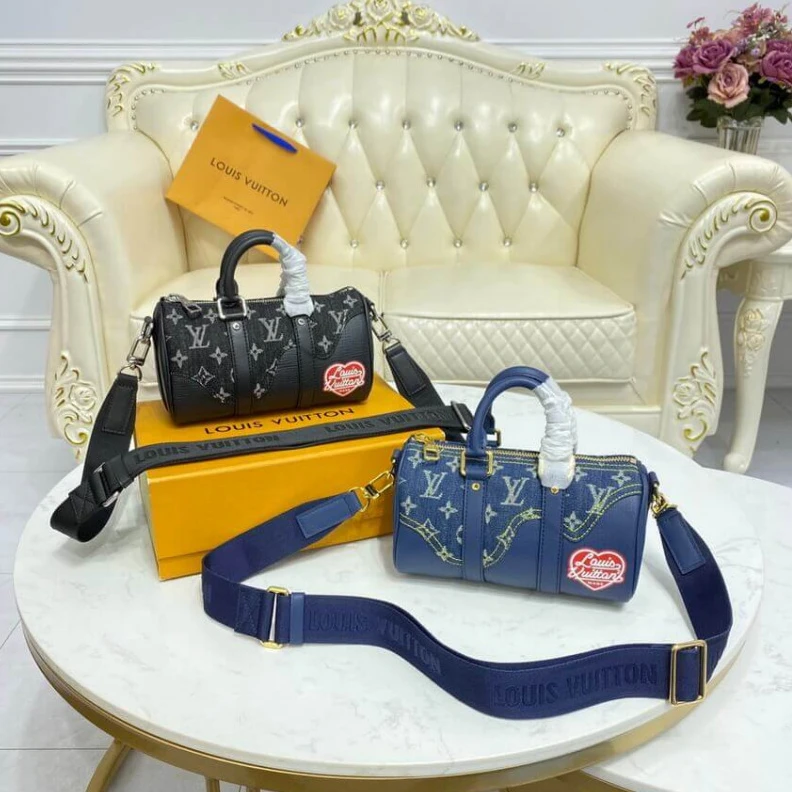 Replica bags lv Zipped cl Louis Vuitton x Nigo Keepall XS Blue
