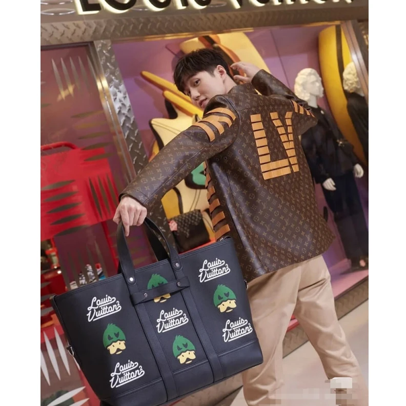 Replica bags lv Handle: D Louis Vuitton x Nigo Tote Journey Black