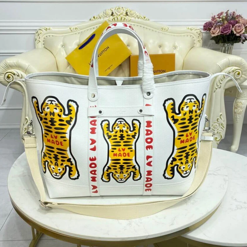 Louis vuitton locations Textile l Louis Vuitton x Nigo Tote Journey White
