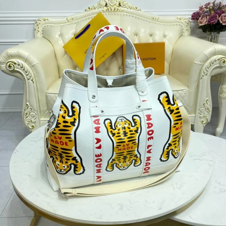Louis vuitton locations Textile l Louis Vuitton x Nigo Tote Journey White