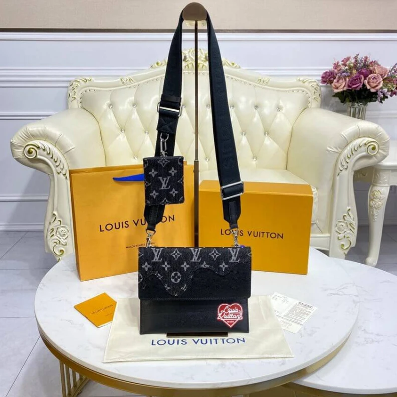 Mythick Strap:Rem Louis Vuitton x Nigo Trio Pouch Black