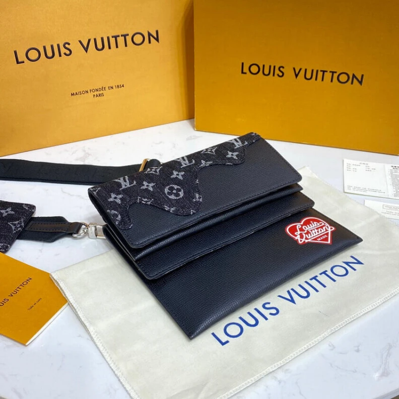 Mythick Strap:Rem Louis Vuitton x Nigo Trio Pouch Black